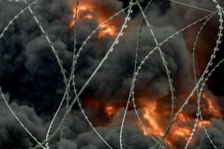 Rusko hlásí masivní útok ukrajinských dronů, hoří vojenské letiště ve Voroněži - Novinky