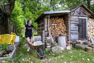 Ve Šluknovském výběžku dobrovolníci pomáhají lidem na zahradách