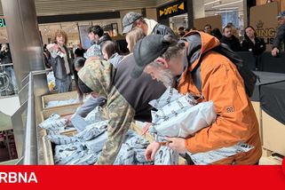 Lidé rozbalují poklady i naprosté bizáry. Adrenalinový hon na balíčky odstartoval