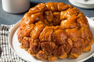 Tenhle dezert se nekrájí. Trhá se a mizí rychlostí světla. Opičí chléb se skořicí a pomerančem