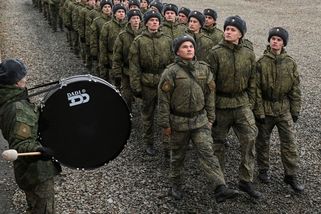 Záběry bez obalu ukázaly tvrdou realitu na ukrajinské frontě. Rusové jsou zděšeni