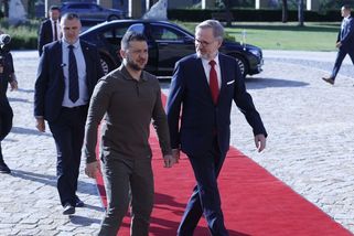 Česko pošle helikoptéry a další zbraně, slíbil Fiala Zelenskému - Seznam Zprávy