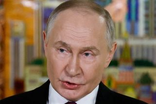 Zásadně to odmítáme, vzkázal Putin pěti zemím EU. Kreml viní z otravy Navalného jedem z pralesniček