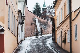 Meteorologové varují před prvními dny roku 2026: Počasí zkazí náladu celému Česku, nejhůře dopadne Praha