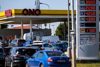 Vláda nemůže zrušit příplatek, který zdraží benzin - Seznam Zprávy