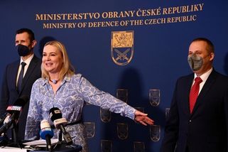 Antimonopolní úřad zastavil další podezřelou armádní zakázku