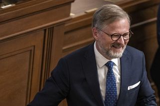 Je to tragédie, řekl Okamura. Fialova vláda ustála hlasování o nedůvěře - Seznam Zprávy