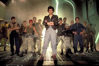 Skutečné kosti, tlející vnitřnosti a nefalšovaný šok: Ridley Scott zrodí ikonického Vetřelce - Super.cz