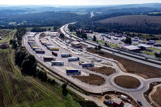 Zdražení dálniční známky je téměř jisté. Ministr dopravy Kupka nastiňuje její cenu