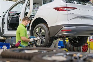 Škoda Auto zvýší mzdy a přidá padesátitisícový bonus. Vyjádřila se i k Ukrajině - Garáž.cz