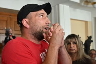 Naházejte politiky do řeky, vypalte Senát, vybízel kvůli pandemickému zákonu. Dostal 5,5 roku