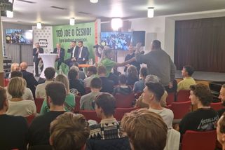 Nevěřte naivním a těm, co slouží cizím zájmům, burcoval Fiala v Blansku - Novinky