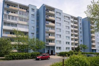 Při koupi bytu si nezkontrolovali elektrické rozvody. Zaplatili statisíce navíc a stěhování museli odložit