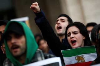 Komentář: Kdo v Íráncích zabil Boha? Ti, co se jím zaklínají - Seznam Zprávy