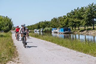 Objevování jižní Moravy ze sedla kola je v kurzu. Vedou vinařské trasy a „Baťák“ - Novinky