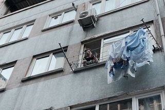 O podivných pronajímatelích, sousedech a spolubydlících. A o tom, jak má někdy karma smysl pro humor - Médium.cz