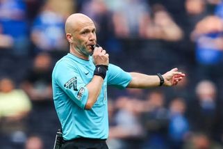 Rozhodčí už nejsou schopní fungovat bez VARu. Anglií otřásá skandál