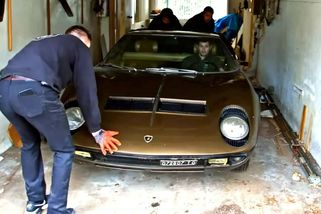 Zázračný nález zapomenutého auta. Akorát ne ve stodole, vzácný italský supersport se 40 let ukrýval v obýváku - Garáž.cz