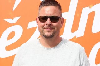 Ruda z Kriminálky Anděl Michal Novotný terčem kritiky za slova o homosexuálech. Pustila se do něj i Nikol Leitgeb - Super.cz