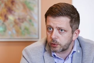 Rakušan vytroubil tajně chystané sankce na rodinu ruského zbrojaře. Dal mu tím čas - Novinky