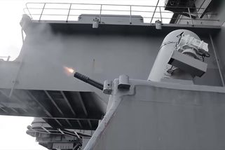Pořádný rachot: Phalanx CIWS jako poslední obrana na moři | Military Magazín
