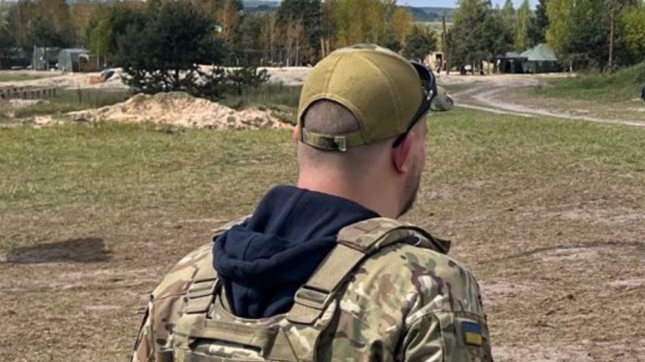 Kladivo, kyselina, prasečí hlava. Výhrůžky Čechovi, který vozil raněné z fronty - Seznam Zprávy