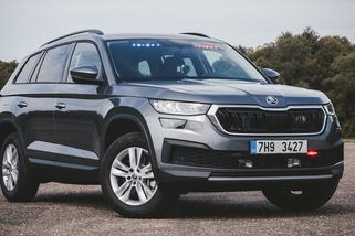 Na tato auta pozor! Přinášíme přehled všech tajných policejních i pomalovaných speciálů, které na českých silnicích měří rychlost - Garáž.cz