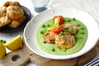 Pečené karbanátky z lososa s hráškovým pyré - Proženy.cz