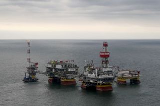 Rozkol v EU. Státy se nemohou dohodnout, zda zakázat nákup ruské ropy - Novinky