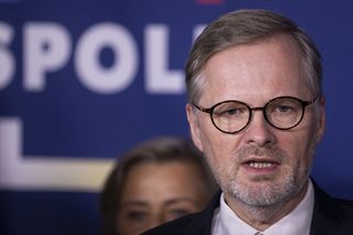 Spor o euro se hrotí. Fiala je proti, TOP 09 chce měnu nejpozději v roce 2030 - Seznam Zprávy