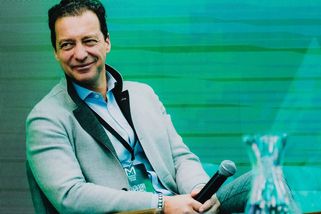 Strach z investování připravil Čechy o 6 bilionů korun