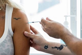 Čtvrtá dávka povzbudí protilátky jen krátce - Novinky