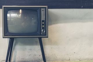 Platit za televizi na mobilu je správné a koncesionářský poplatek se musí zvýšit - Médium.cz