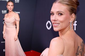 Scarlett Johansson odhalila své masivné tetování na zádech
