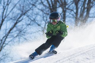 Musí se děti učit lyžovat? K čemu je lyžařský výcvik? A k čemu je vlastně pobyt třídy mimo školu? - Médium.cz