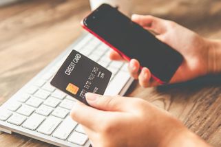 „Mami, tohle je moje nové číslo.“ Podvodníci využívají přes SMS ověřenou fintu - Novinky