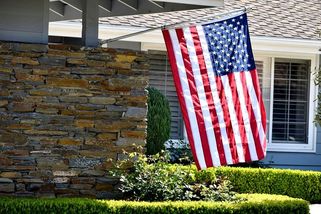 Lidé v USA platí za léčbu i miliony. Když je nemají, vezmou jim domy - zdravezpravy.cz