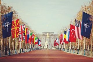 Rusko mohlo být členem NATO - kdyby chtělo - Médium.cz