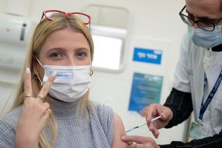 Klíč k ochraně před covidem. Unikátní studie propočítala, jak funguje vakcína - Seznam Zprávy