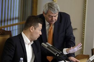 Filip a Okamura zjištěním o Vrběticích zatím nevěří - Novinky