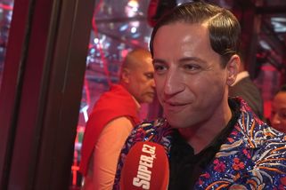 Převlékání ho zmohlo: Milan Peroutka chtěl být ve Varech do konce, ale vzdal to. Tohle jsou jeho šílené kreace - Super.cz