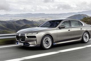 Nová sedmička od BMW se představuje s kontroverzním designem, kinosálem a čistě elektrickým pohonem - Garáž.cz