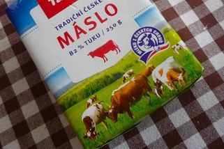 Máslo za více než 2 500 Kč bude nový standard. Dovolí si ho jen bohatí, zbytek může na jeho chuť zapomenout