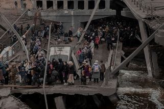 Moskva slíbila otevření humanitárních koridorů, některé vedou jen do Ruska - Novinky