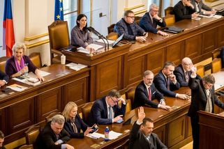 Poplatky za televizi a rozhlas se od května zvýší, novelu podepsal prezident - Seznam Zprávy