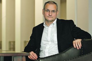 Bartuška: Musíme se připravit i na zastavení dodávek ropy a plynu z Ruska - Novinky