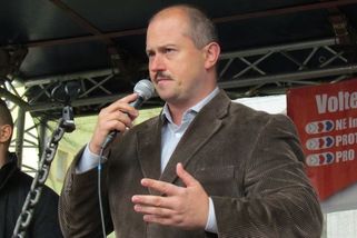 Kotleba přišel o mandát poslance - Novinky