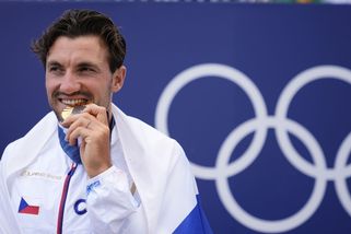 „Ty kráso, oni tady nejsou?“ Fuksova životní zlatá jízda v Paříži brala dech - Seznam Zprávy