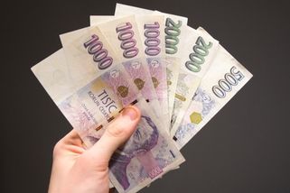 Průzkum: 34 % Čechů očekává v roce 2026 zvýšení příjmů, nástupní mzdy v IT vzrostly až o 15 000 Kč
