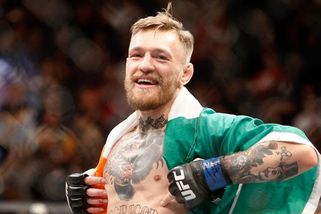 Conor McGregor se konečně oženil. S Dee Devlin do toho praštili ve Vatikánu